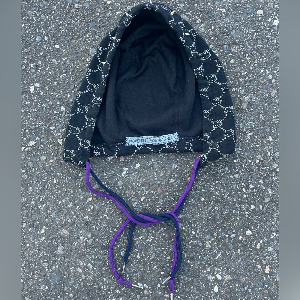 Novocento Novantanove "Helo Kitty" hood accessory